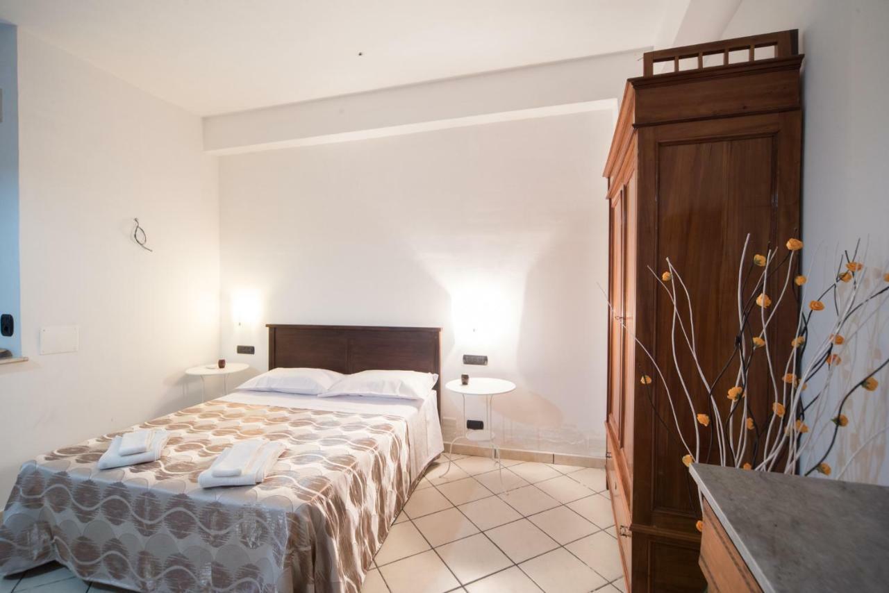 Casa Salice Hotel Sant'Alessio Siculo Eksteriør billede
