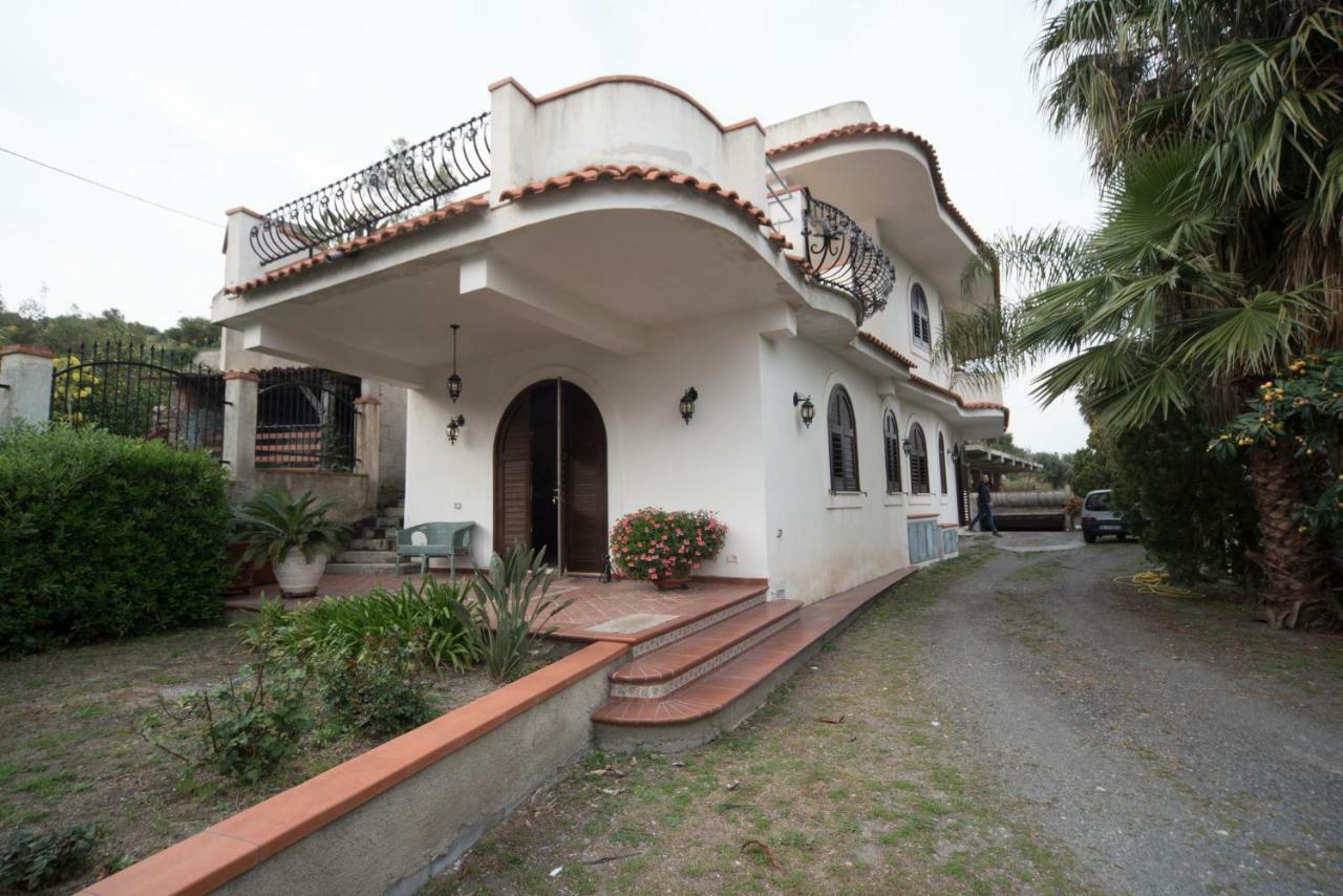 Casa Salice Hotel Sant'Alessio Siculo Eksteriør billede
