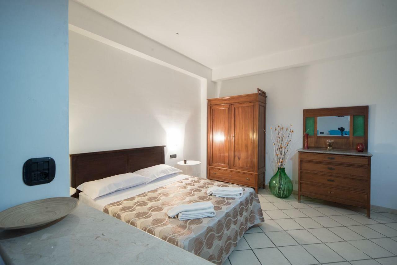 Casa Salice Hotel Sant'Alessio Siculo Eksteriør billede